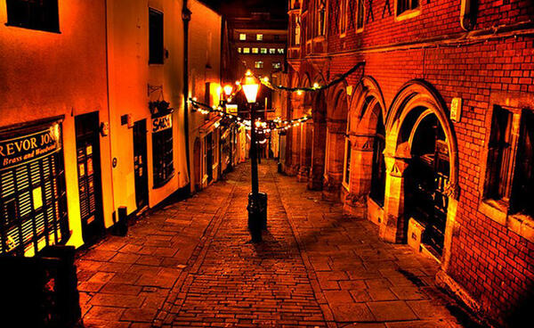 Christmas Steps Night CREDIT Destination Bristol.jpg tmp